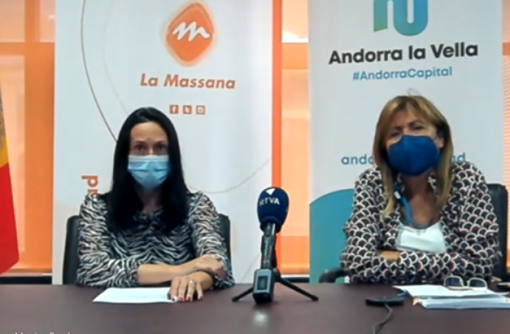 Les dues cònsols de la Massana i Andorra la Vella, Olga Molné i Conxita Marsol, durant la roda de premsa.